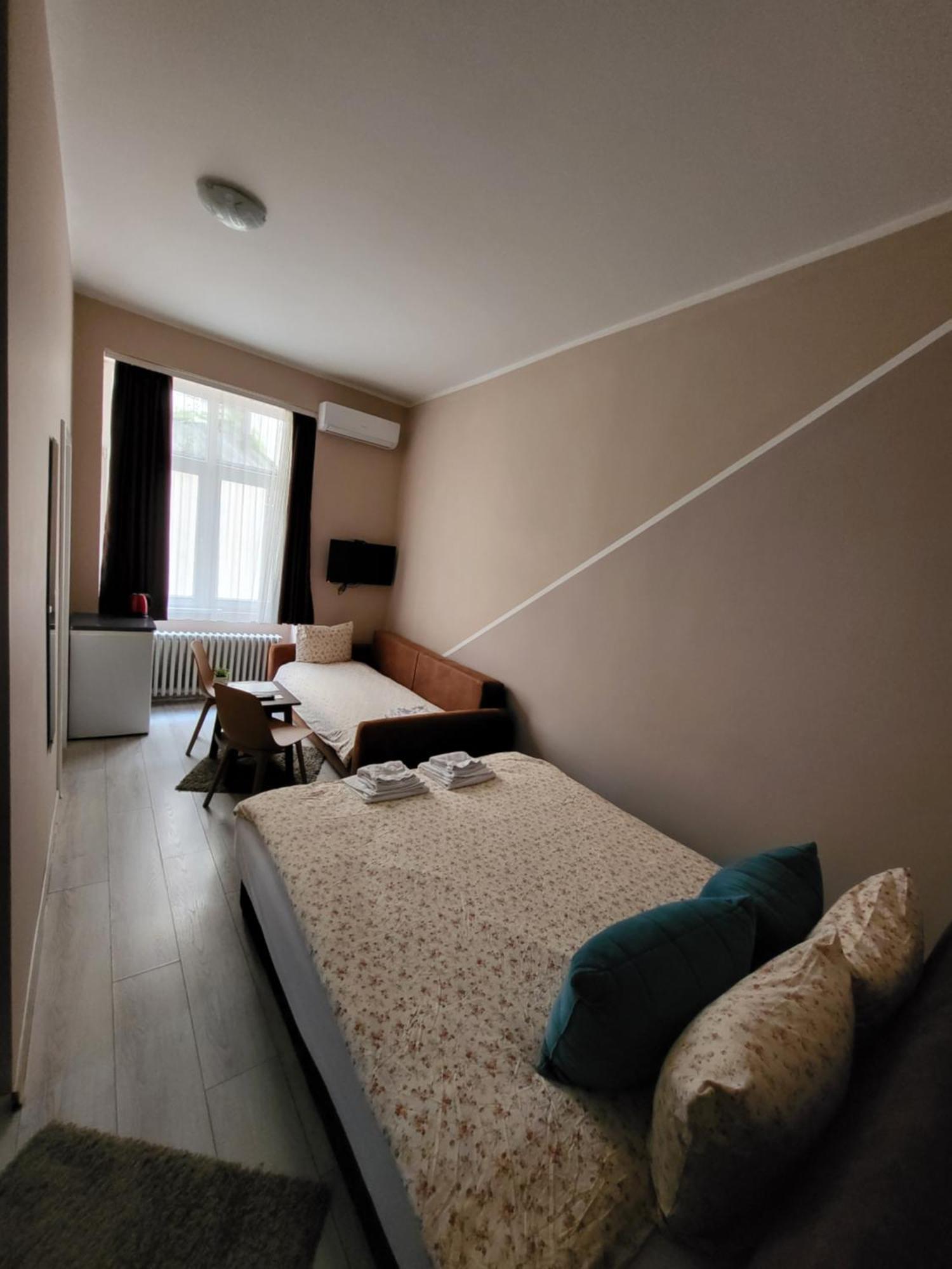 Hostel Fine Beograd Værelse billede